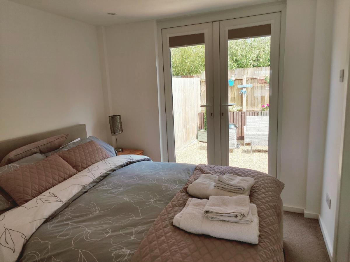 *Close To Beach* One Bedroom Suite With Parking Оверстренд Екстер'єр фото